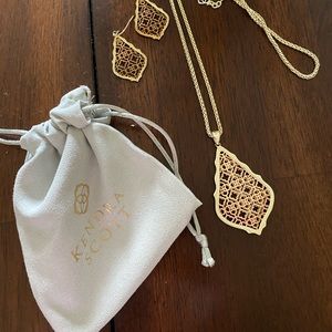 Kendra Scott Rose Gold necklace and earrings